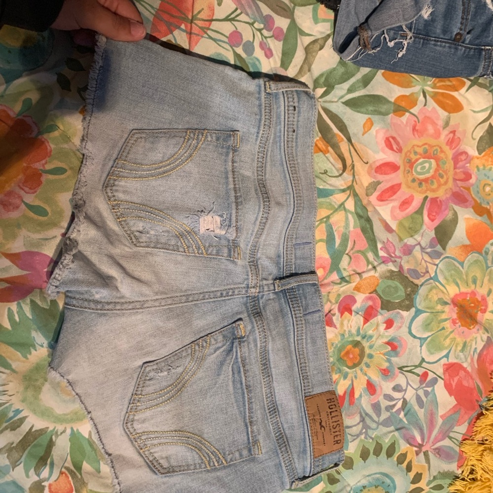 Shorties - Picture 2 of 2